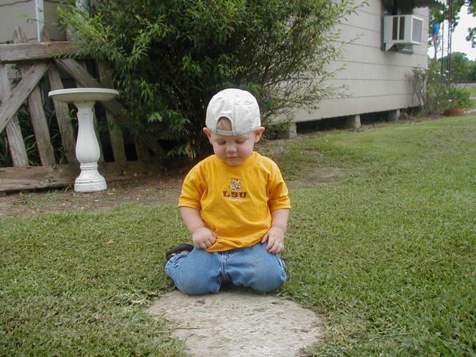 Blaise walking down the driveway 5-14-06_004